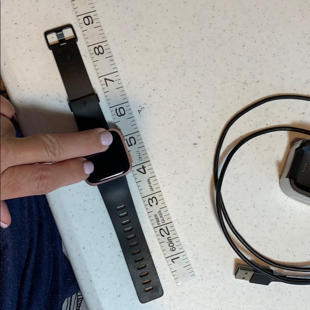Fitbit Versa - Picture 4 of 8